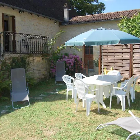 Hébergement de vacances Maison Pour 6 Pers. Avec Piscine Privée Et Animaux Acceptés - Fr-1-616-83