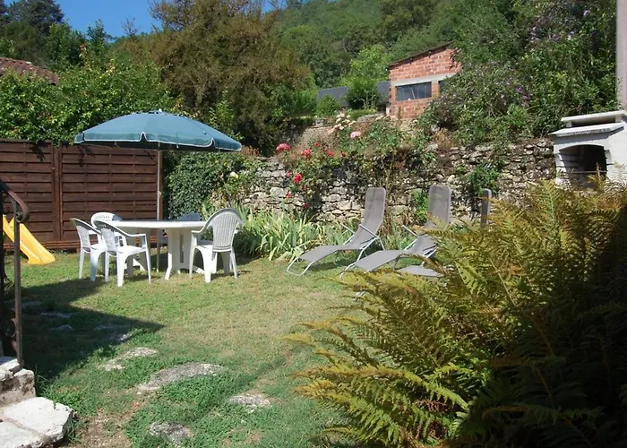 Maison Pour 6 Pers. Avec Piscine Privee Et Animaux Acceptes - Fr-1-616-83 *